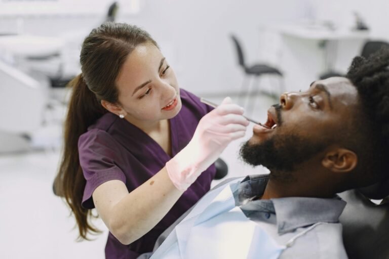 Gouttières orthodontiques transparentes Maroc | Discrétion garantie